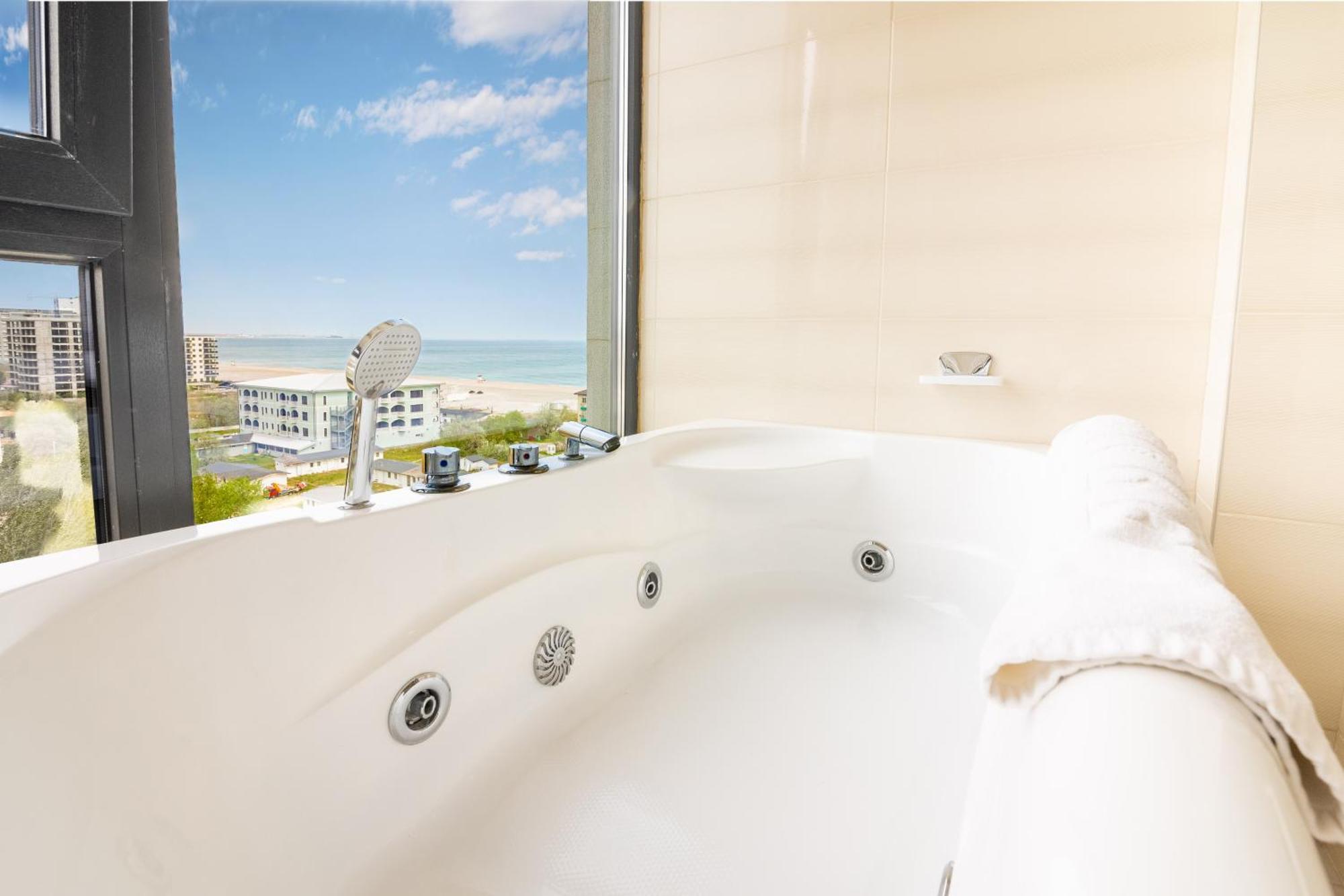 Miramare Residence Aparthotel นาโวดาริ ภายนอก รูปภาพ
