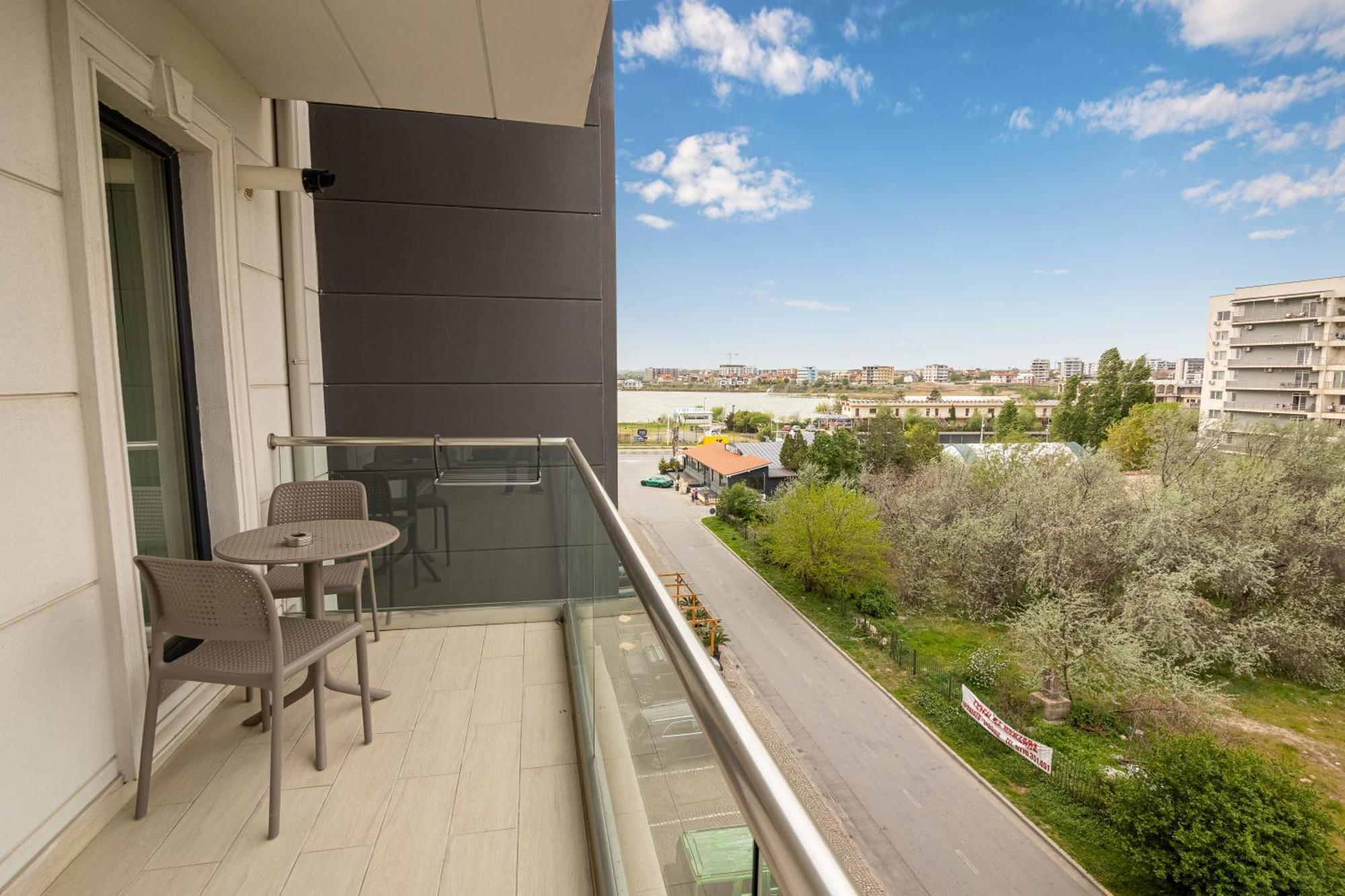Miramare Residence Aparthotel นาโวดาริ ภายนอก รูปภาพ